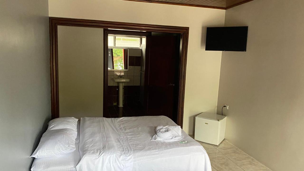 Hotel Puerto San Luis Tilaran Exterior photo