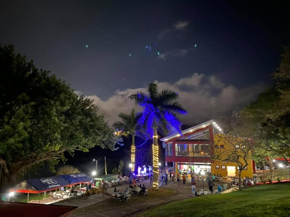 Hotel Puerto San Luis Tilaran Exterior photo